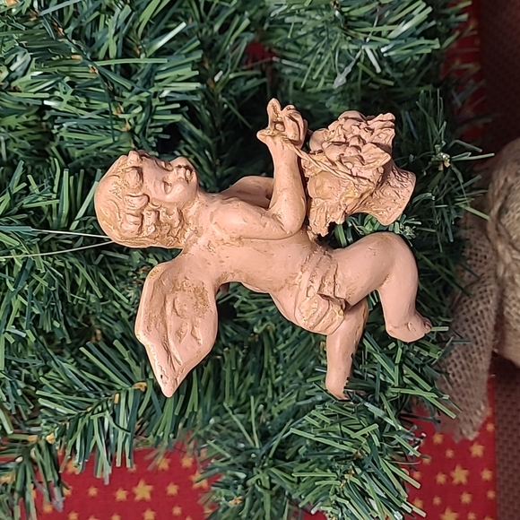 Vintage Fontanini Angel Carrying Basket Ornament - Picture 7 of 7